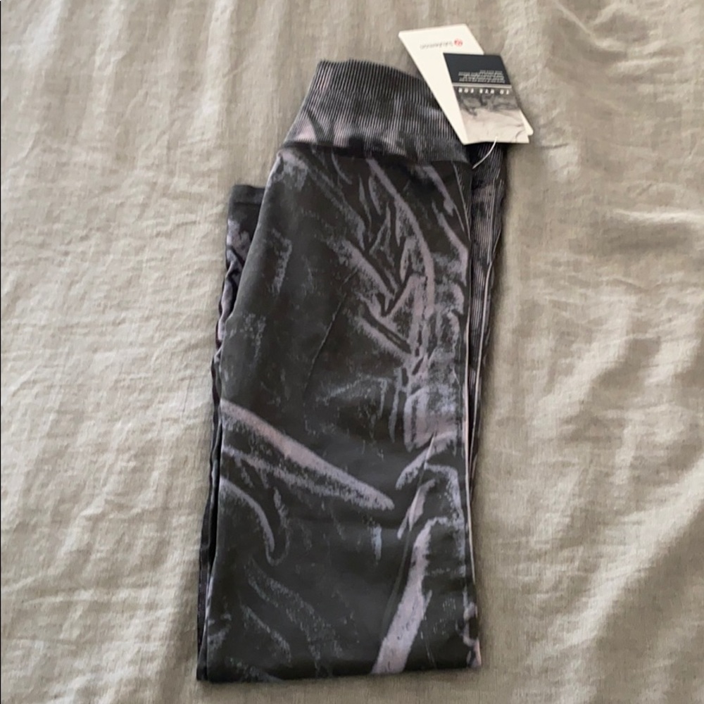 NWT. Ebb to Street Tight *Wash*